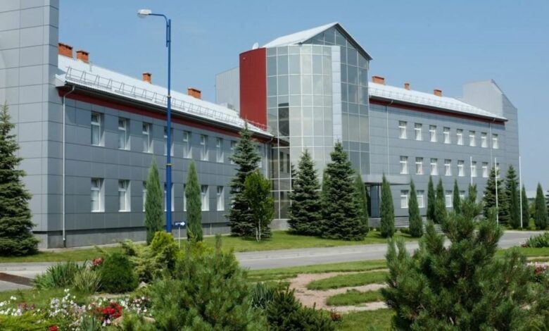 Російський удар ракетами знищив завод "Хортиця": втрачено до 4 млн пляшок готової продукції