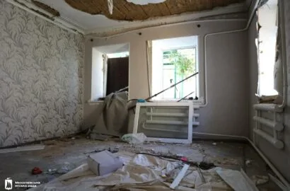 Міські служби обстежують пошкоджені обстрілом будинки у Миколаєві