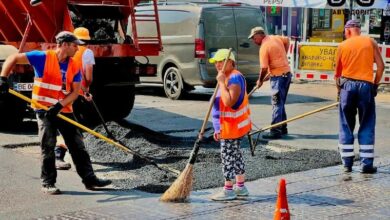 Відновлення пошкоджених ділянок міських доріг у Миколаєві