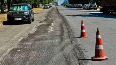 Комунальна техніка знімає напливи на вулиці Космонавтів у Миколаєві