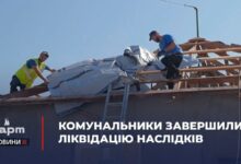 Ілюстративне фото комунальних робіт біля пошкоджених будинків у Миколаєві