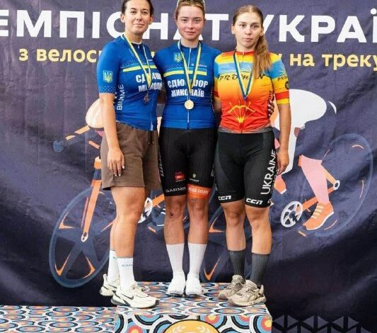 Велосипедистки СДЮСШОР з велоспорту Миколаєва після чемпіонату України, ілюстративне фото