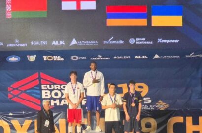 Назар Ключко та тренери після чемпіонату Європи з боксу