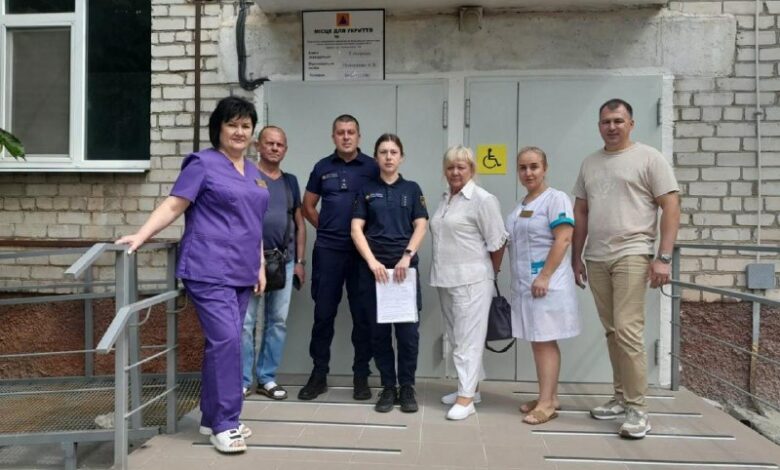 У поліклініці Миколаєва цілодобово запрацювало укриття для пацієнтів і містян