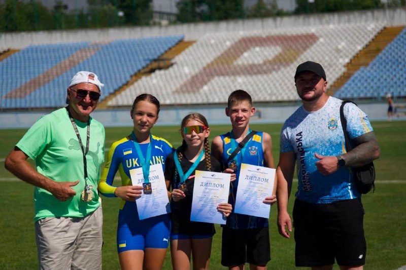 Миколаївські легкоатлети під час участі у всеукраїнських змаганнях