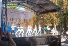 Учасники міжнародного фестивалю мистецтв «Народжені перемагати» у Каштановому сквері Миколаєва