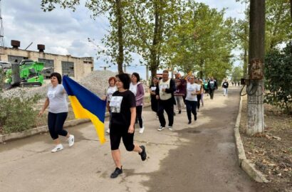 Учасники забігу «Шаную Воїнів, біжу за Героїв України» у Миколаєві