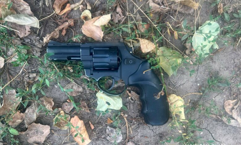 Поліцейські вилучили пістолет під набій Флобера після конфлікту в Миколаєві