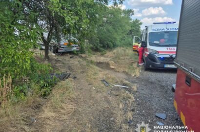 Наслідки зіткнення вантажівки, автобуса та легкового автомобіля на Миколаївщині