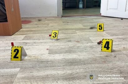 Мисливська рушниця та гільзи, вилучені під час розслідування смертельної стрілянини