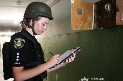 Поліцейські та вибухотехніки вилучили гранату з електрощитової багатоповерхівки у Миколаєві