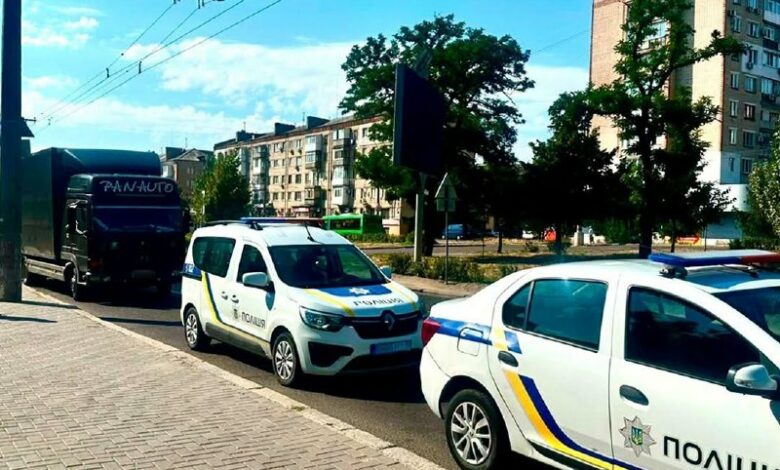 У Миколаєві чоловік відібрав сумку з 4800 гривнями із незачиненого авто