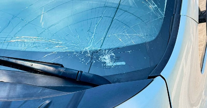 Фото з місця ДТП у Миколаєві за участю Nissan Leaf і жінки-пішохода