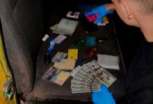 Правоохоронці вилучили автомобіль зі спеціально облаштованою схованкою у справі про незаконне переправлення через кордон