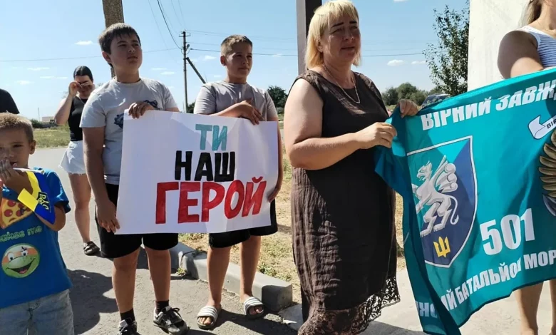 Зустріч військовослужбовця Сергія Кучера після повернення з російського полону в селі Благодатне