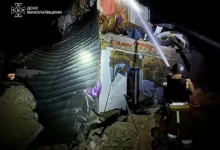 Пошкоджений дах агропідприємства після атаки дронів у Баратовці