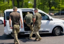 Олександр Качура під час інтерв’ю про роботу ТЦК