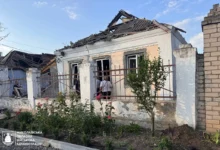 Наслідки атаки безпілотників на Миколаївщині: пошкоджені цивільне судно, будинок і транспорт