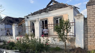 Наслідки атаки безпілотників на Миколаївщині: пошкоджені цивільне судно, будинок і транспорт