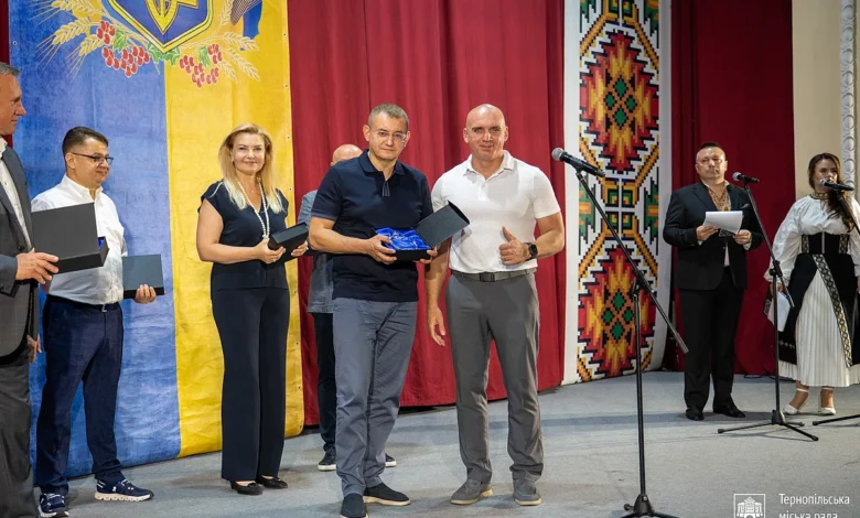 Олександр Сєнкевич на церемонії нагородження до Дня міста в Тернополі
