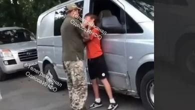 Відео конфлікту людини у військовій формі з підлітком в Одеській області