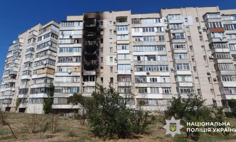 Наслідки атаки російських дронів у Корабельному районі Херсона