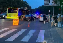 Наслідки ДТП у Львові за участю двох автомобілів BMW, у якій постраждали батько та його 8-річна донька