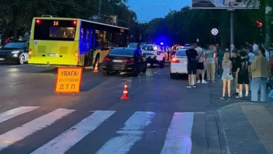 Наслідки ДТП у Львові за участю двох автомобілів BMW, у якій постраждали батько та його 8-річна донька