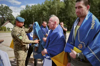 Українські військовослужбовці повернулися з полону під час спеціального етапу обміну