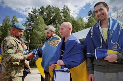 Українські військовослужбовці повернулися з полону під час спеціального етапу обміну