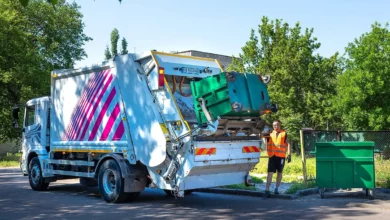 Сортування побутових відходів на сміттєсортувальній лінії