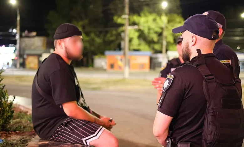 Поліцейські проводять профілактичне відпрацювання щодо дотримання порядку в Миколаєві