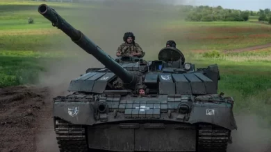Українські військові на позиціях під час бойових дій на фронті