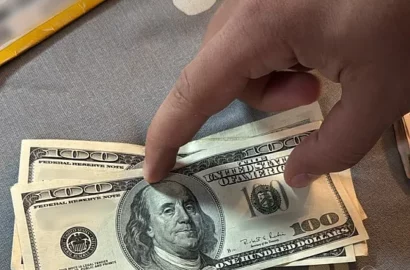 НАБУ заявило про викриття двох військових, які вимагали $100 тисяч за приймання засобів РЕБ