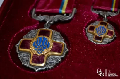Енергетики «Миколаївобленерго» відновлювали мережі під обстрілами — їх нагородили