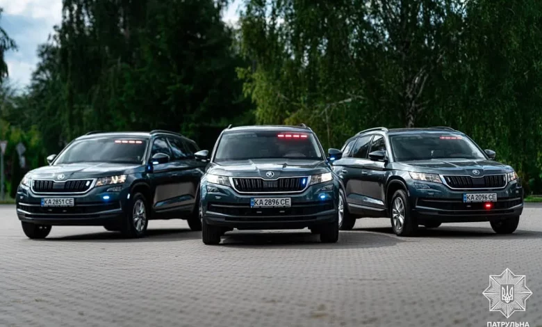 Службовий автомобіль патрульної поліції для автоматичної фіксації порушень швидкості
