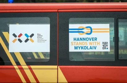 П’ять автомобілів, переданих Ганновером Миколаєву для комунальних підприємств і Управління спорту