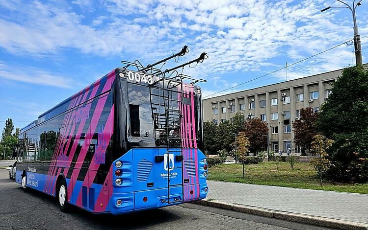 Тролейбус після 30 років, 2,24-метровий торт і відбудована "Феодосія": чим запам'яталося 13 вересня