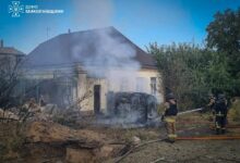 Ілюстративне фото наслідків атаки безпілотника на житлові будинки та автомобілі в Миколаєві