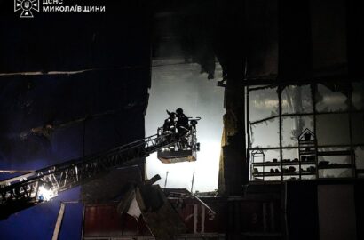Ілюстративне зображення наслідків атаки безпілотниками на торговельний центр у Миколаєві