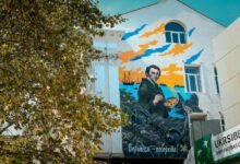 Стінопис у Миколаєві із зображенням Тараса Шевченка, Аральського моря та розбитих кайданів