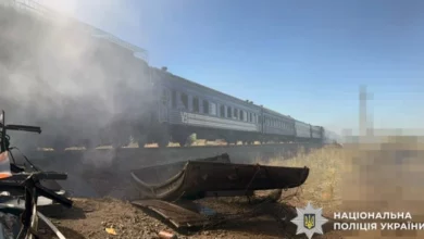 Пошкоджені тепловози потяга «Миколаїв–Херсон» після атаки російських дронів у Чорнобаївці