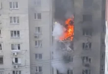Наслідки влучання російського безпілотника у житлову багатоповерхівку в Печерському районі Києва