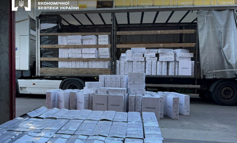 У Миколаєві викрили підпільне виробництво одягу під світові бренди