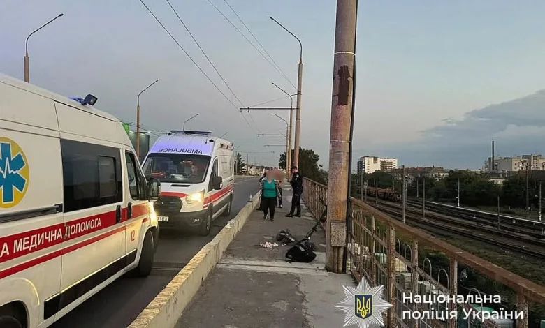 Електросамокат після смертельної аварії у Тернополі