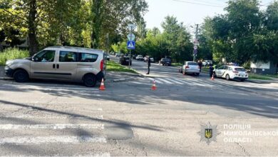 Автомобілі Fiat Doblo та Chevrolet Aveo після зіткнення у Миколаєві