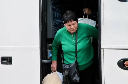 Понад 650 пасажирів перевезли автобусами після атаки на поїзд до Миколаєва