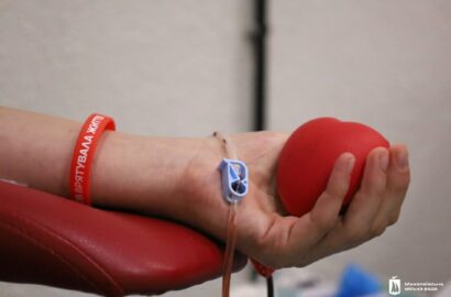 Працівники Миколаївської міської ради під час здавання донорської крові