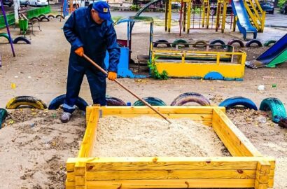 Нові дерев’яні пісочниці на дитячих майданчиках Миколаєва