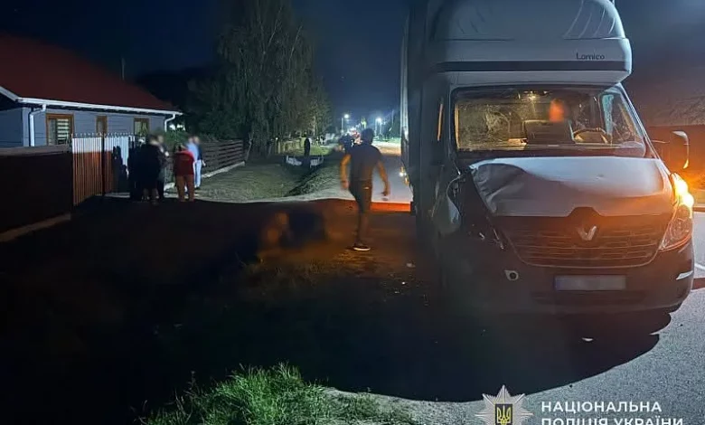 Місце смертельної ДТП за участю автомобіля Renault у селі Бутини